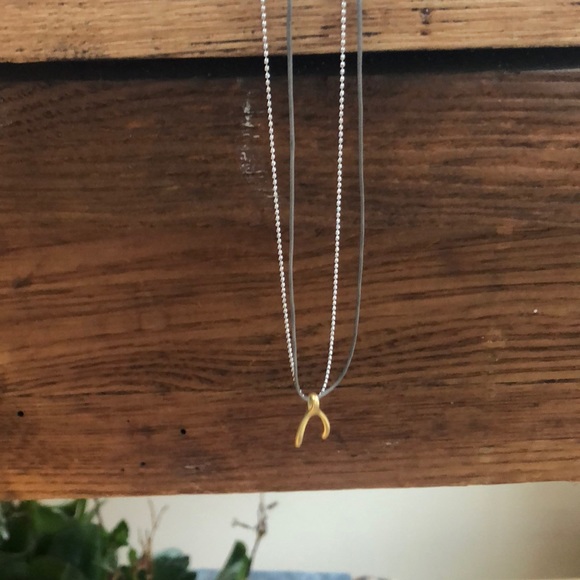 NEW! Double Layered Necklace dainty and delicate - Picture 2 of 3